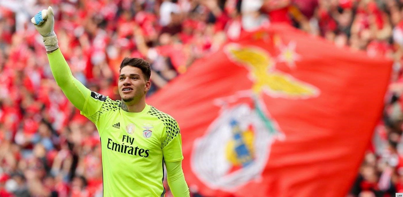 Ederson signe à Manchester City